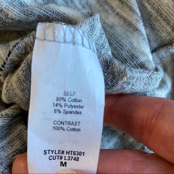 Pullover with lace detail - Picture 5 of 8